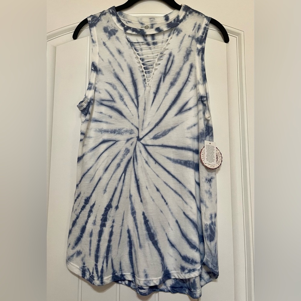 •Kohl’s• New Ladies’ SO Blue/White Tie Dye Sleeveless Top (Size Small)